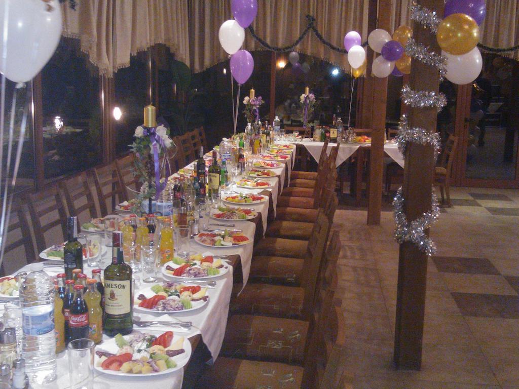 Hotel Tsarevets Asenovgrad ภายนอก รูปภาพ