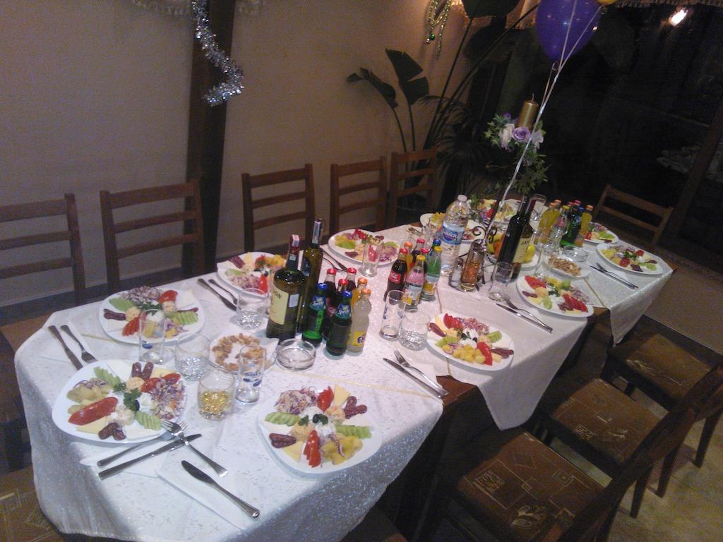 Hotel Tsarevets Asenovgrad ภายนอก รูปภาพ