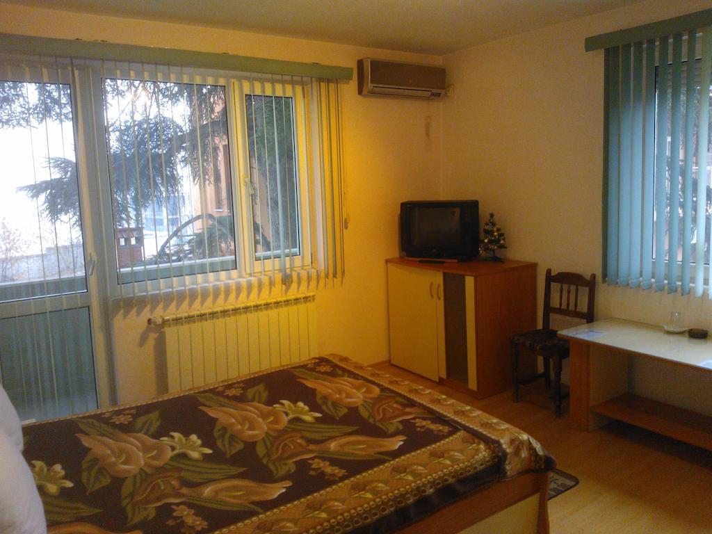 Hotel Tsarevets Asenovgrad ภายนอก รูปภาพ