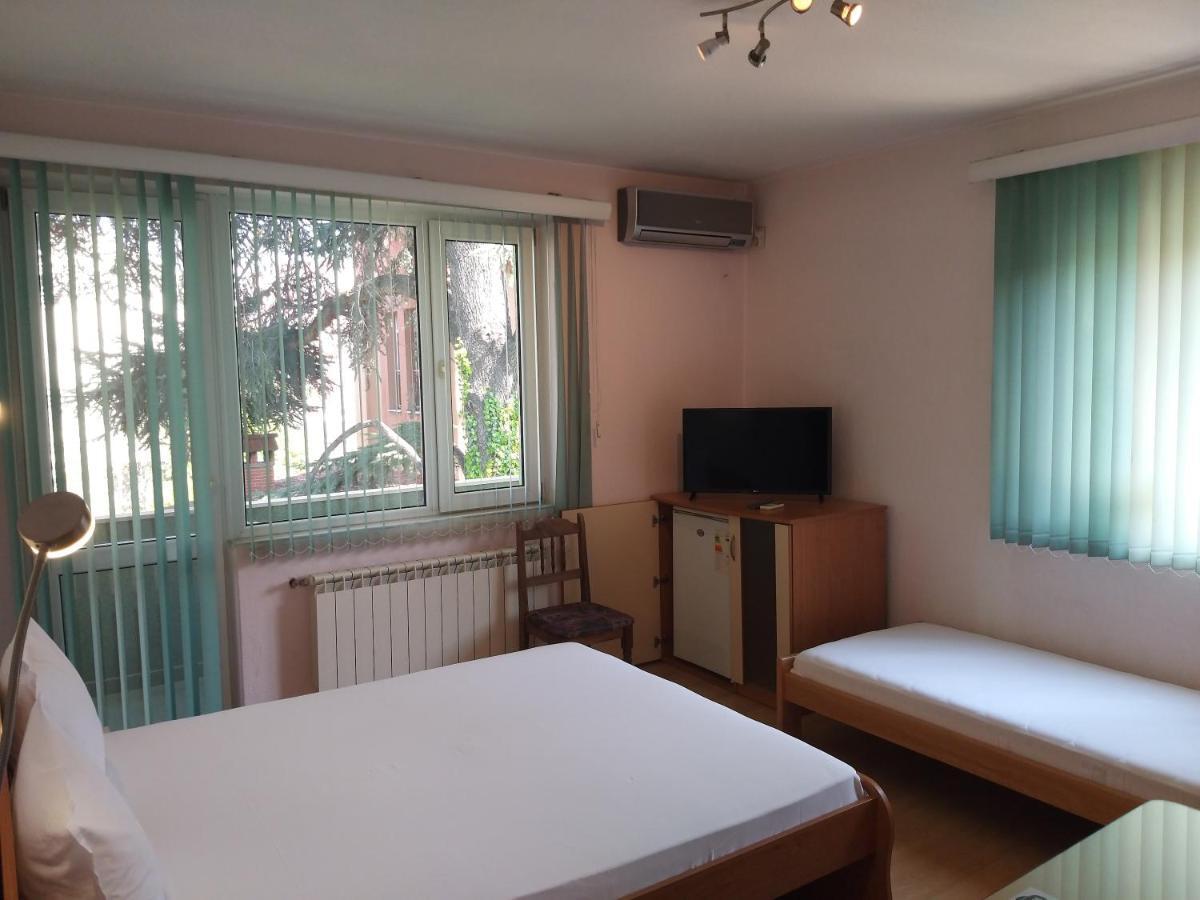 Hotel Tsarevets Asenovgrad ภายนอก รูปภาพ