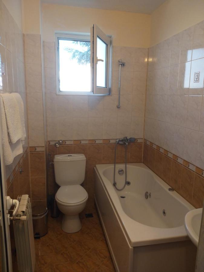 Hotel Tsarevets Asenovgrad ภายนอก รูปภาพ